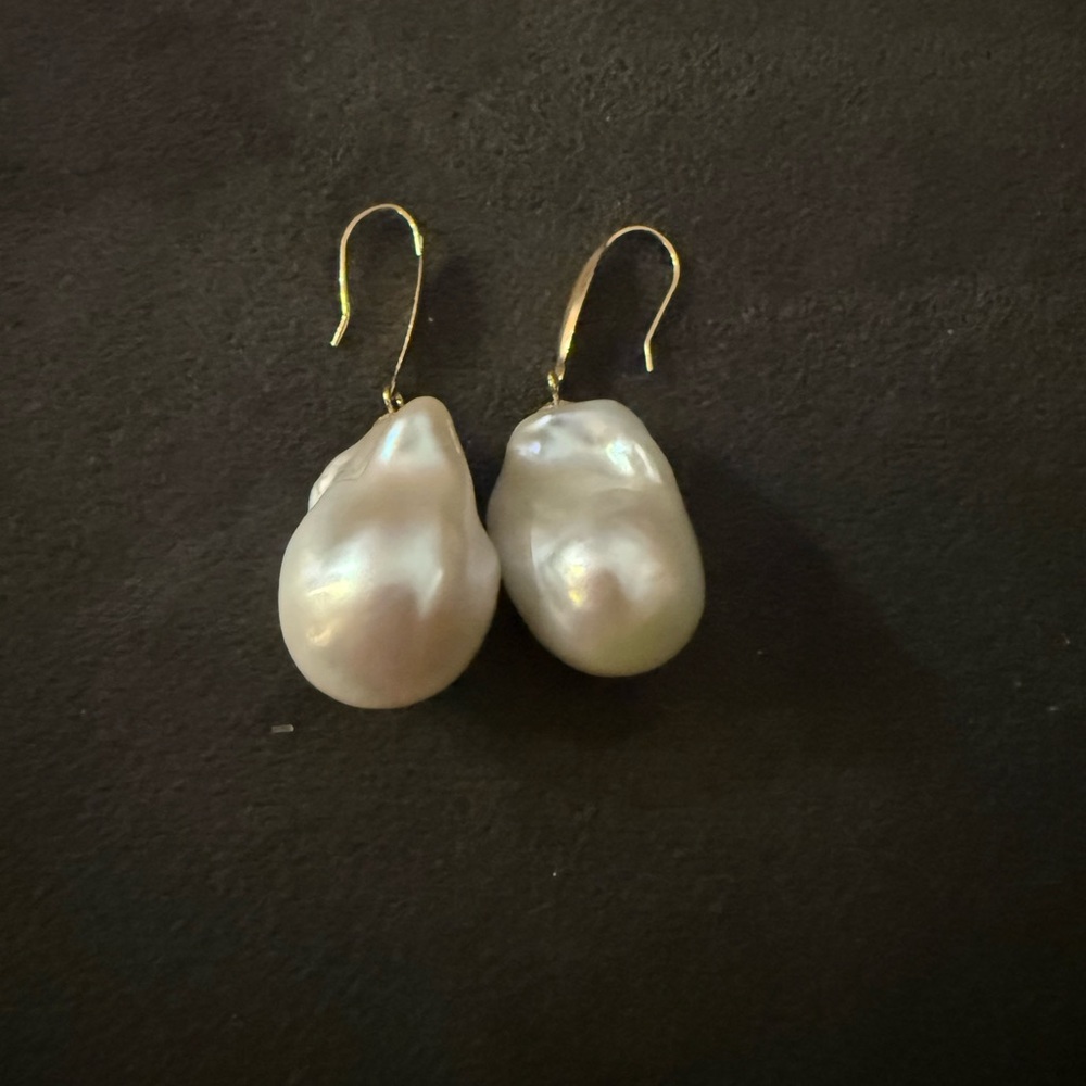 Elegant Gold and Cream Pearl Drop Earrings